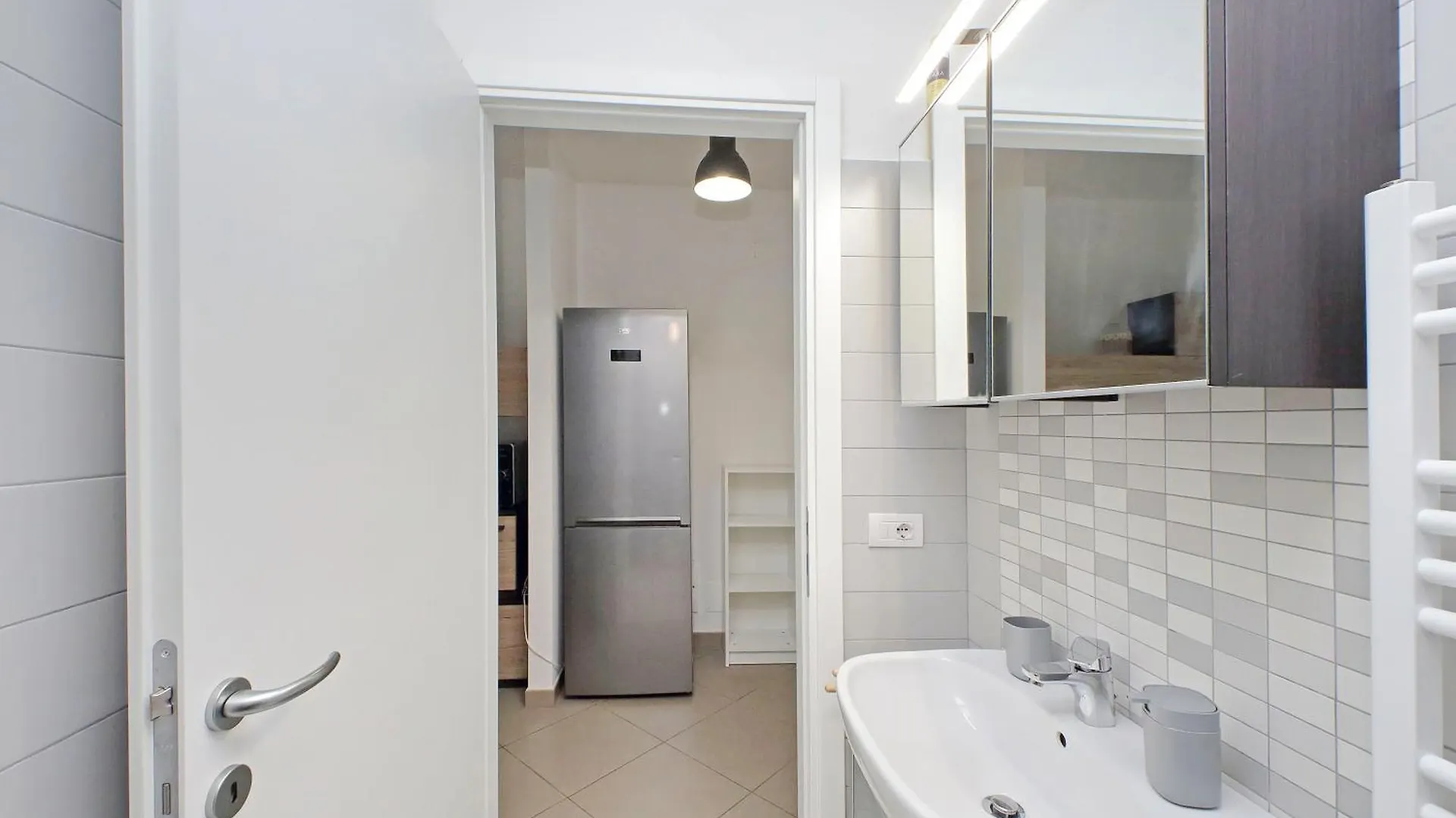 Comodo Appartamento Con Terrazzo, Vicino Gemelli Rome
