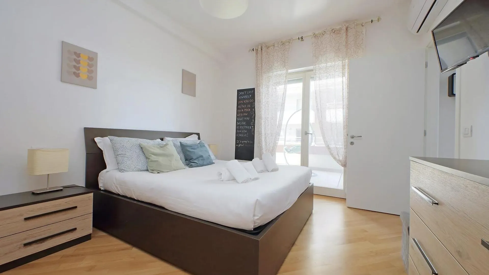 Comodo Appartamento Con Terrazzo, Vicino Gemelli Rome