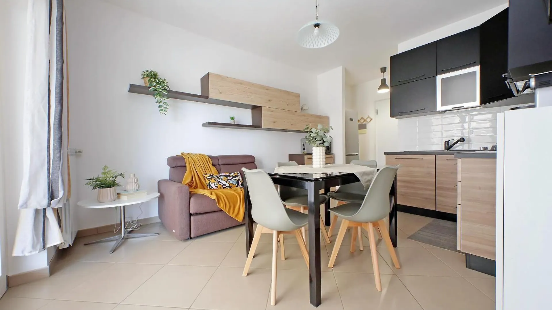 Comodo Appartamento Con Terrazzo, Vicino Gemelli Rome 0*,  Italy