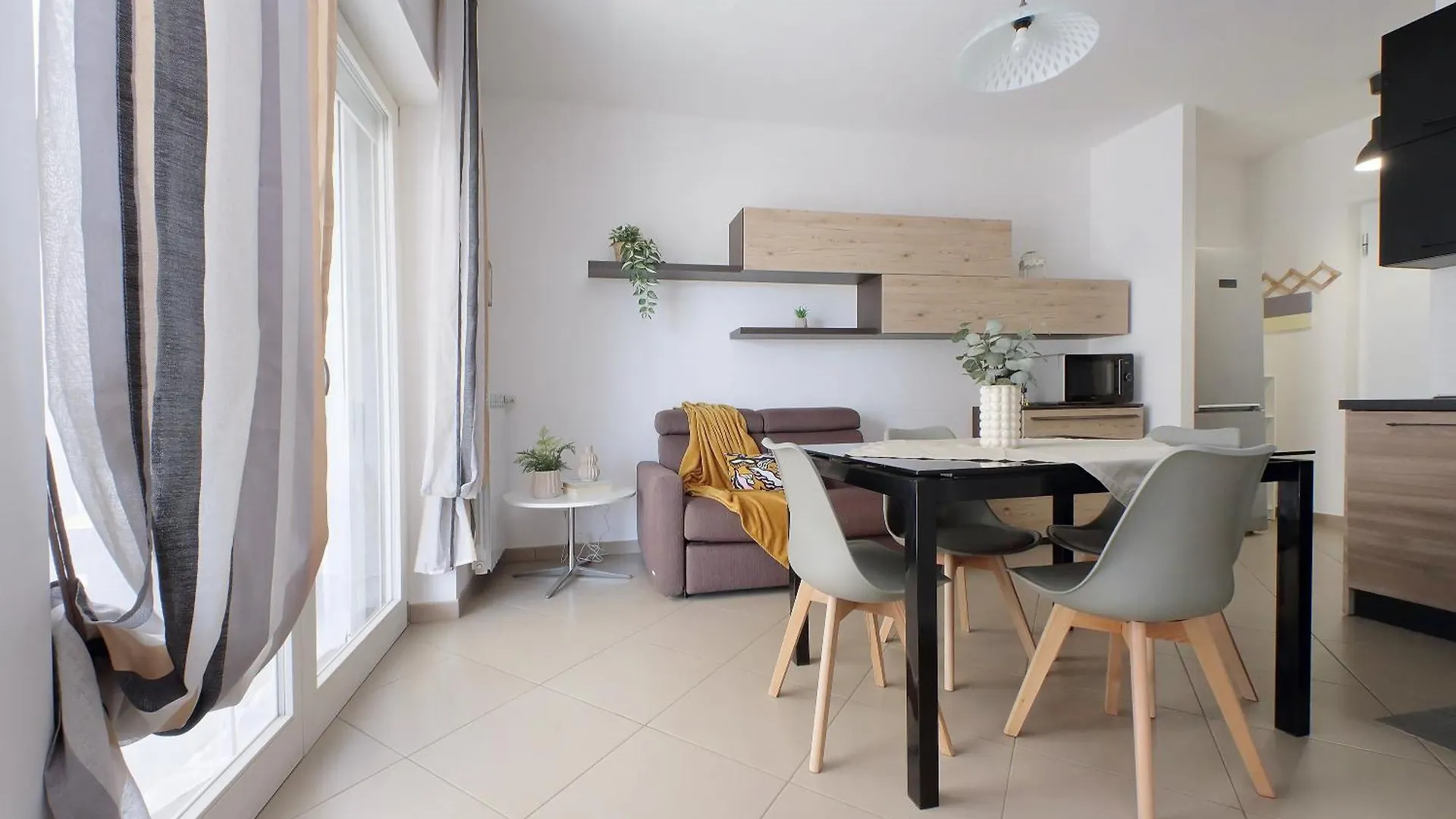 Comodo Appartamento Con Terrazzo, Vicino Gemelli Rome